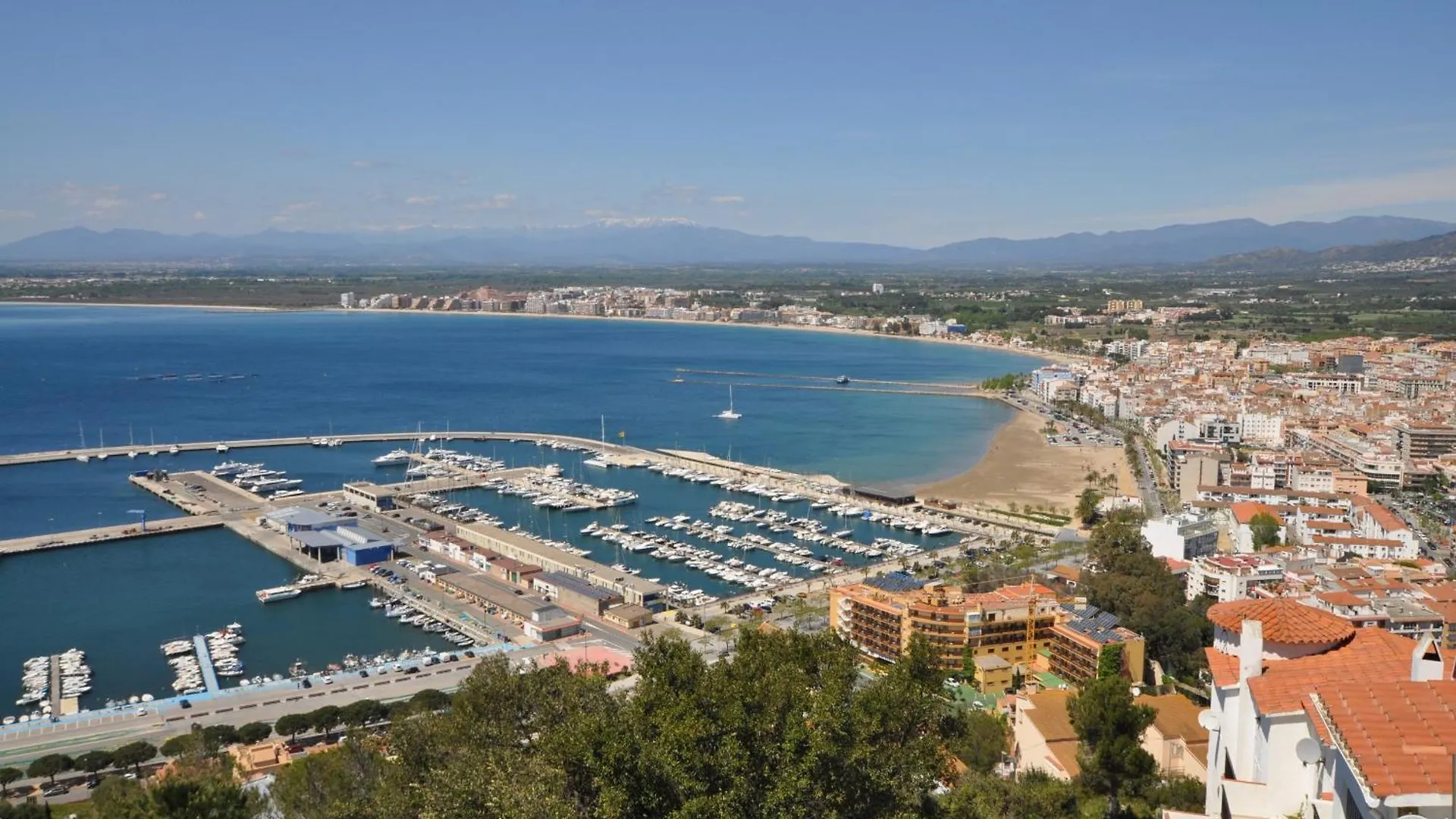 1233 Vila Neus Con Piscina - Apivend Immo Roses Spanien