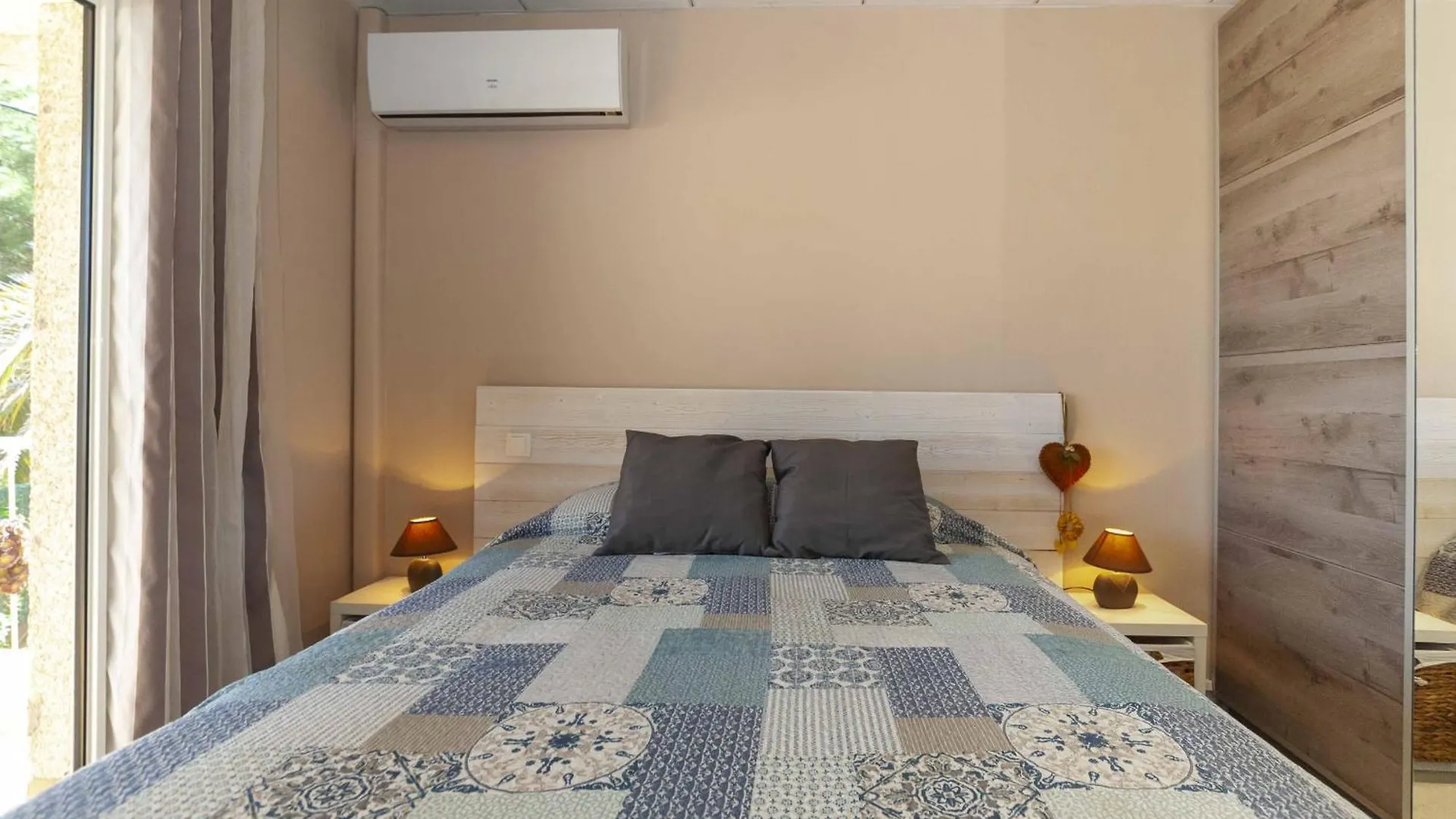 1233 Vila Neus Con Piscina - Apivend Immo Roses 0*,  Spanien